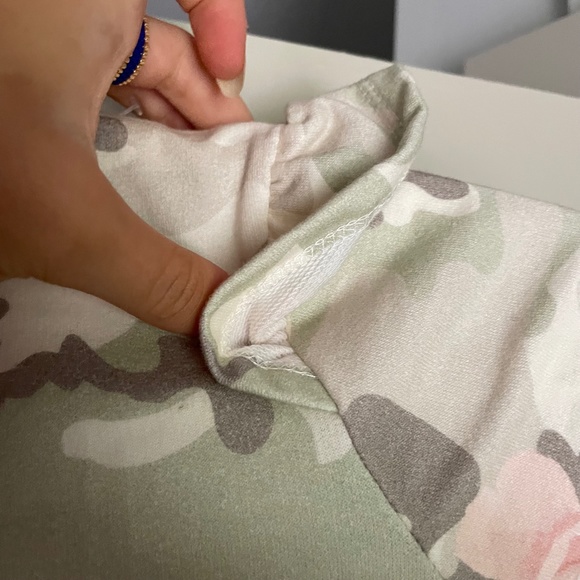 Pippa and Julie's Child's rose and camouflage sweater - Picture 4 of 6